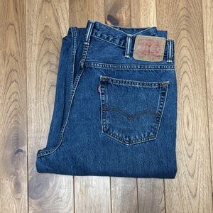 Vintage Levi's 560 Men's Dark Blue Straight Jeans